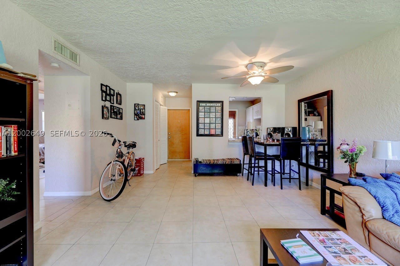 610 SE 2nd Ave – photo 3