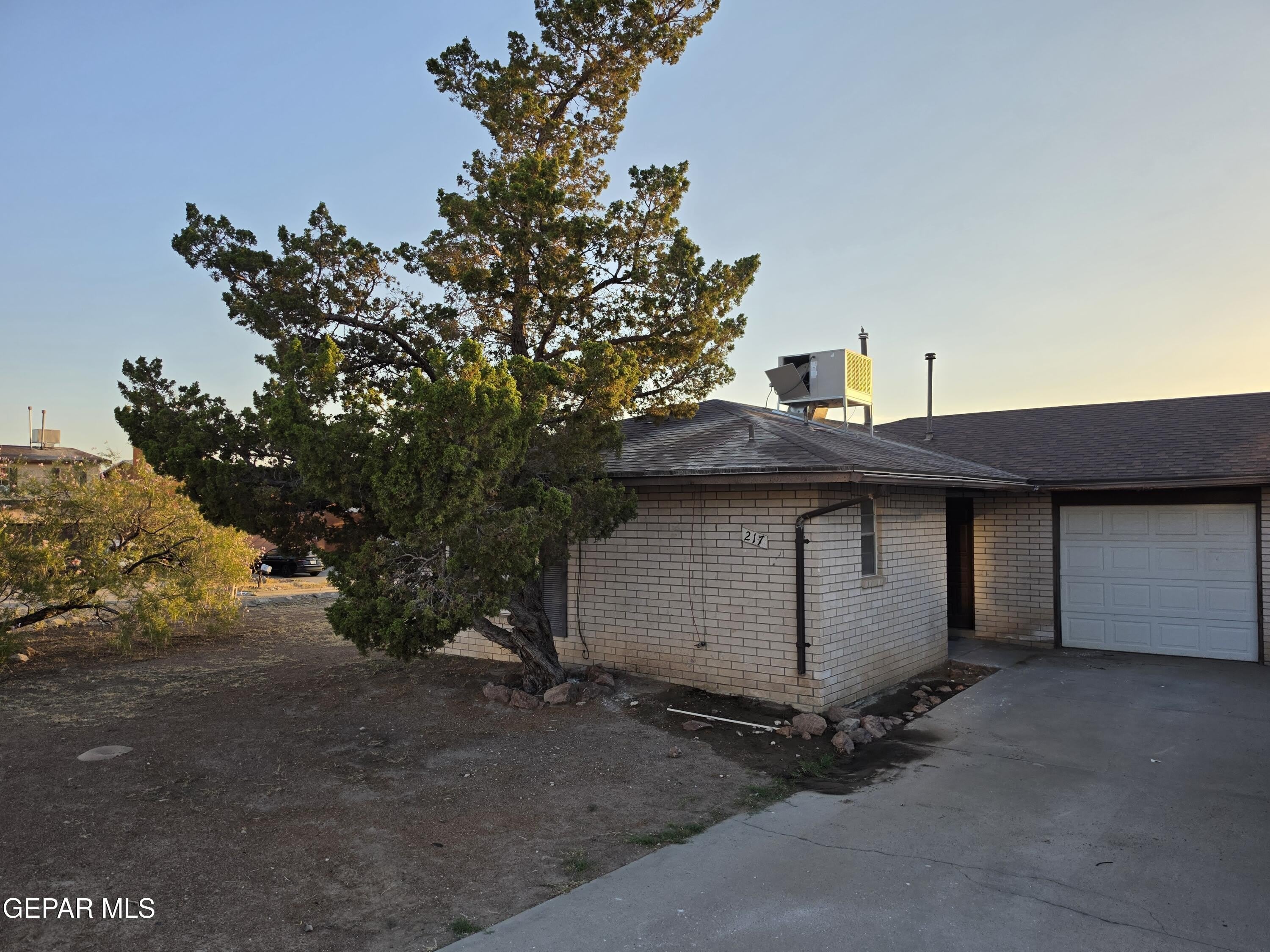 217 PALMARY Drive – photo 2