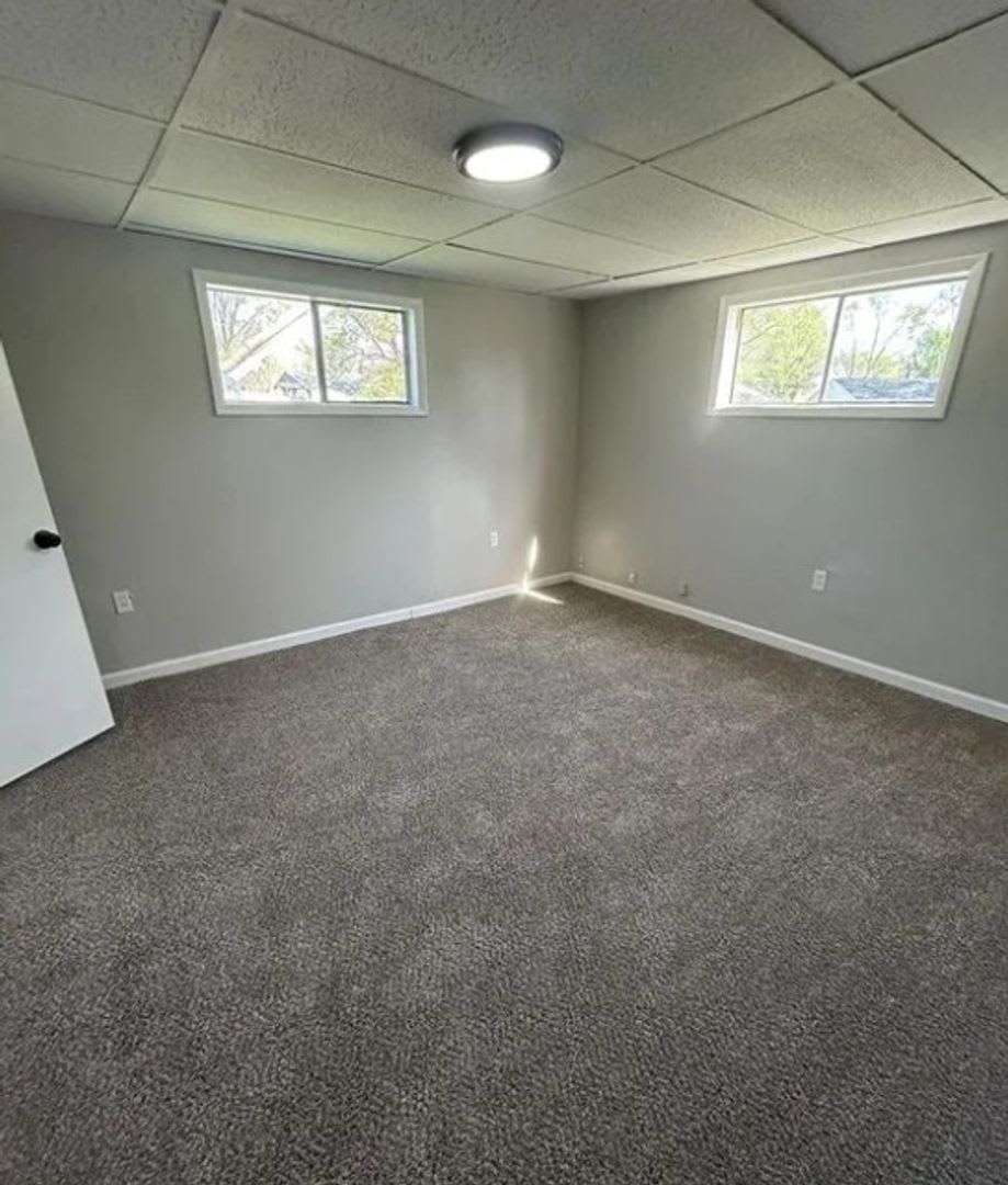 For Lease – photo 5