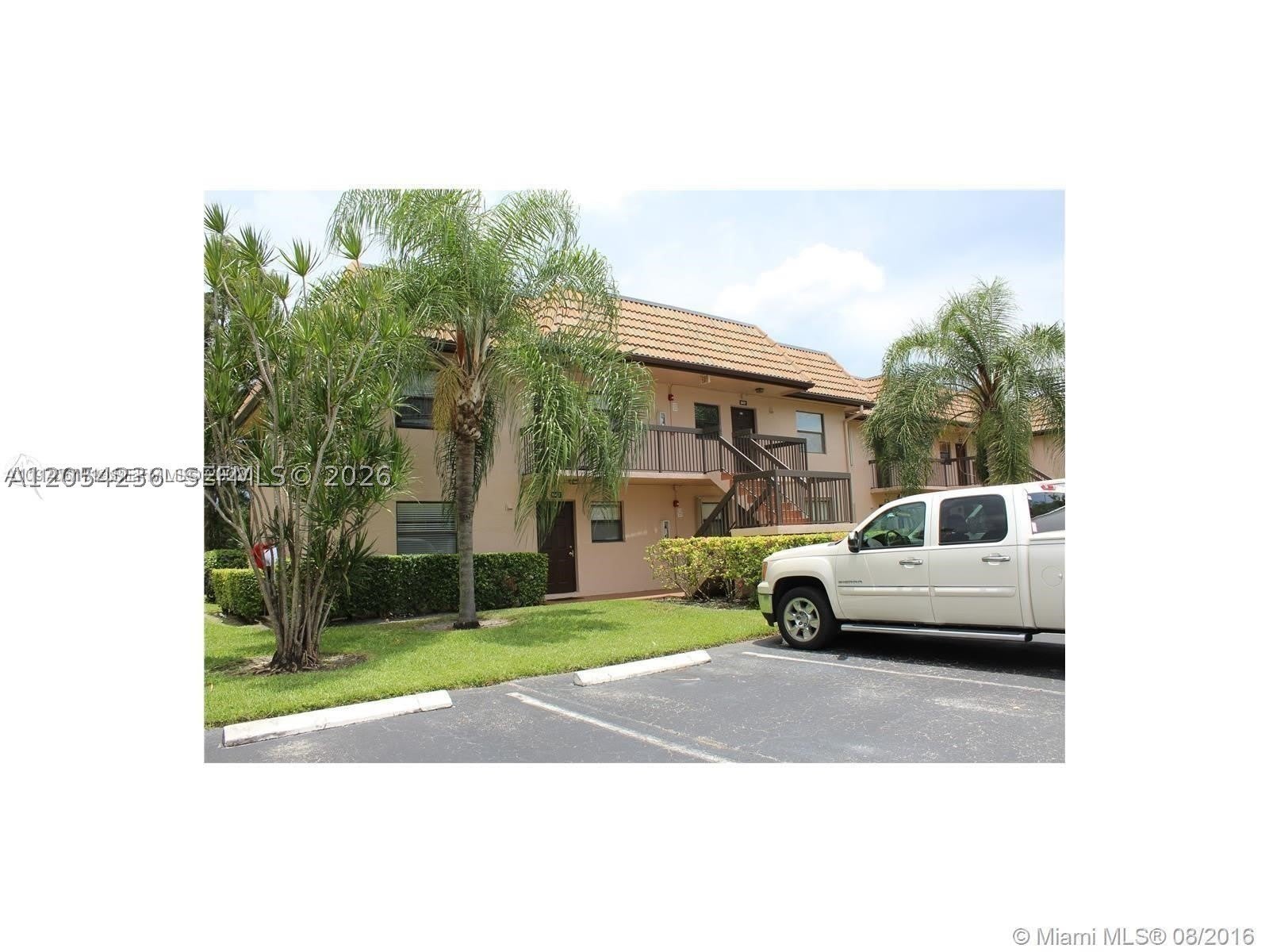 10437 NW 11th St – photo 1