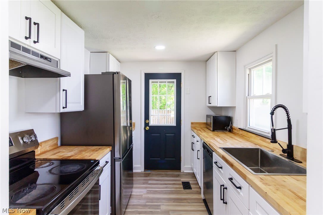 8210 Maple Avenue – photo 5