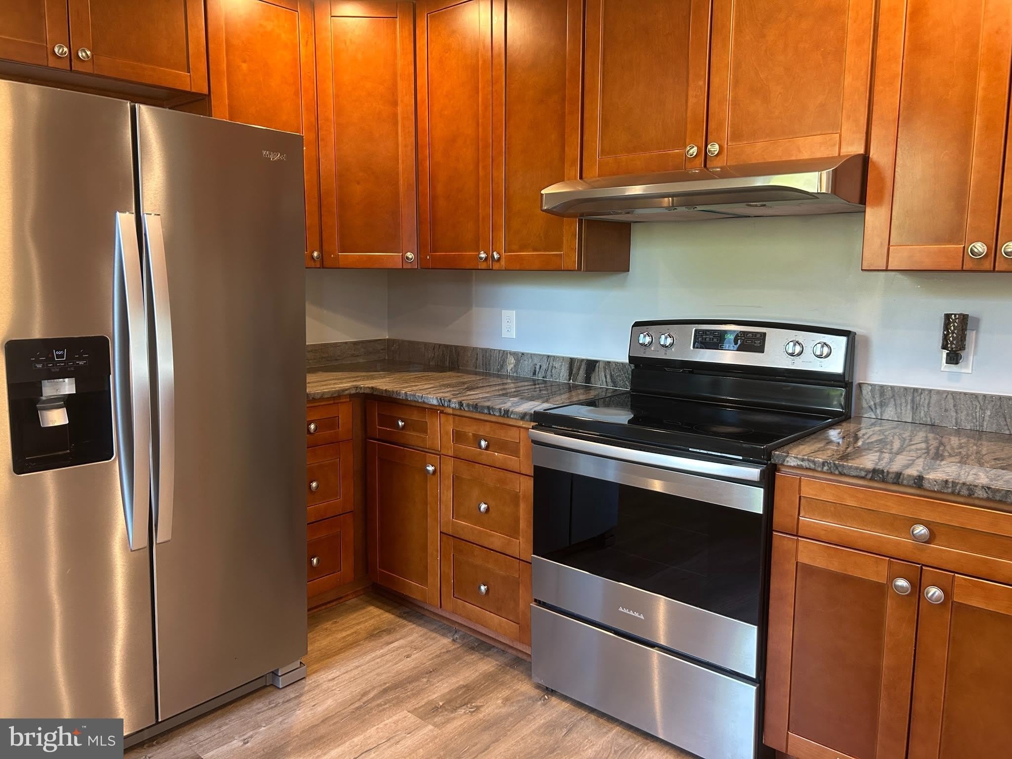 2605 MAPLE Avenue – photo 3