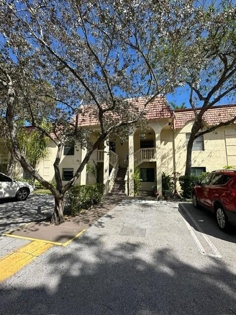 132 S Cypress Road – photo 3