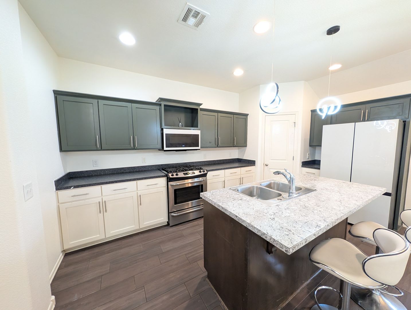 Chic 3 bedroom in Jenks with neighborhood park – photo 4