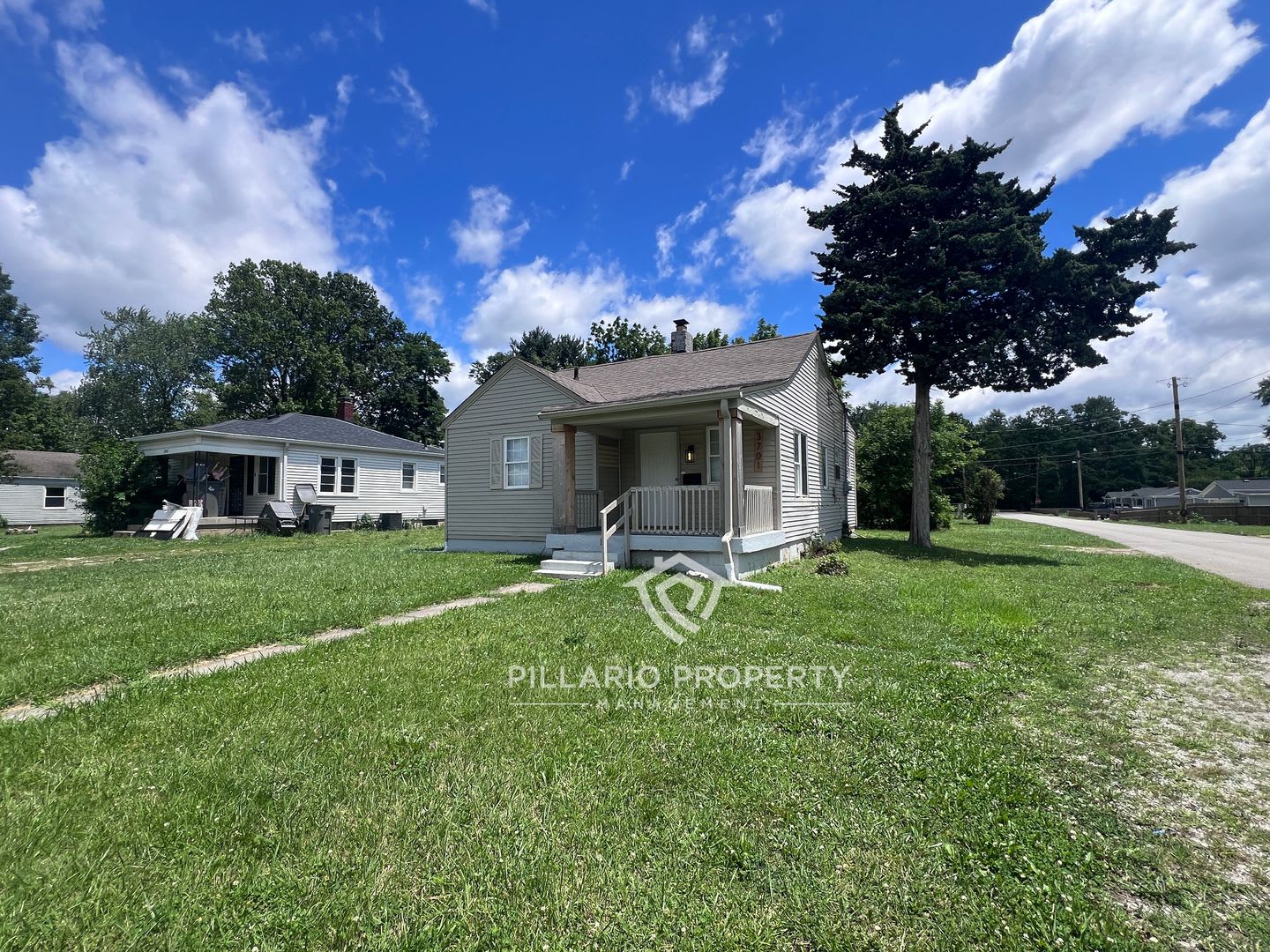 Newly Renovated 4 Bedroom 2 Bathroom Home Available Now – photo 3