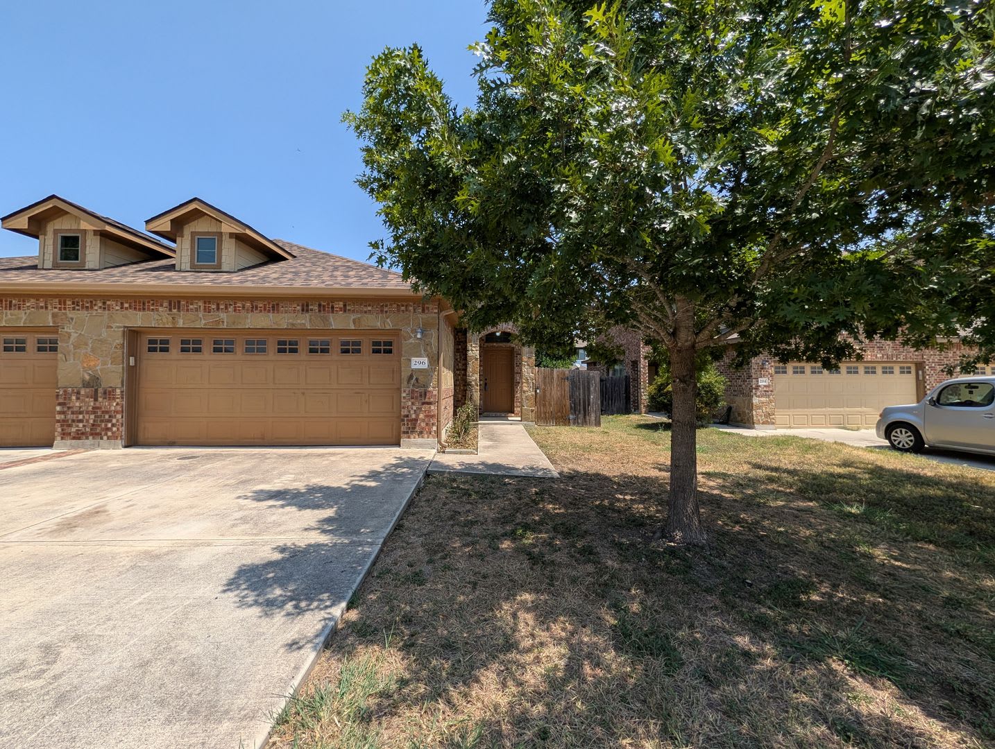 Close To Creekside Shopping Restaurants Fridge Wood Like Tile Lvp No Carpet Fenced In Backyard Cisd – photo 1