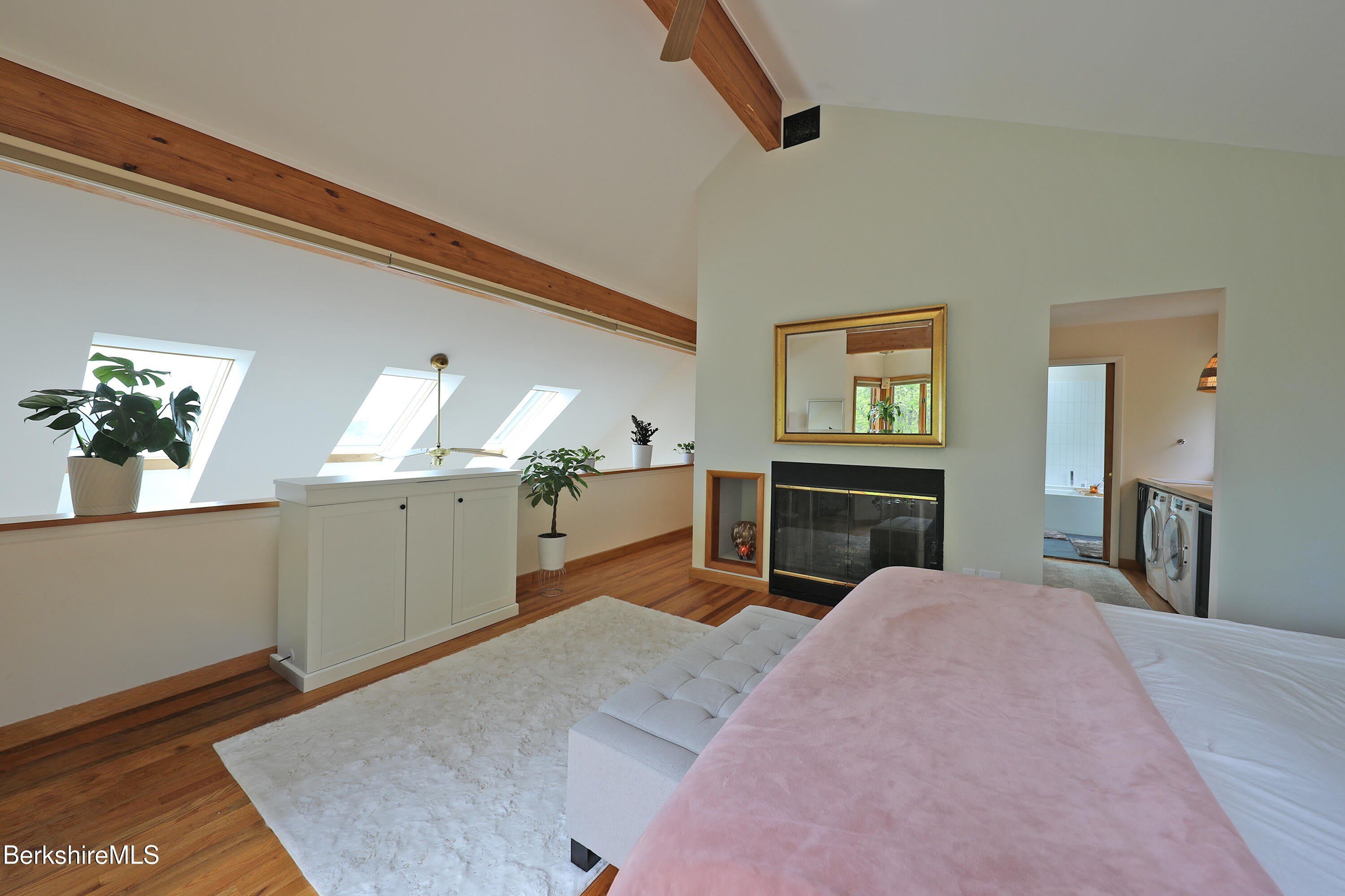 126 Temple Rd – photo 5