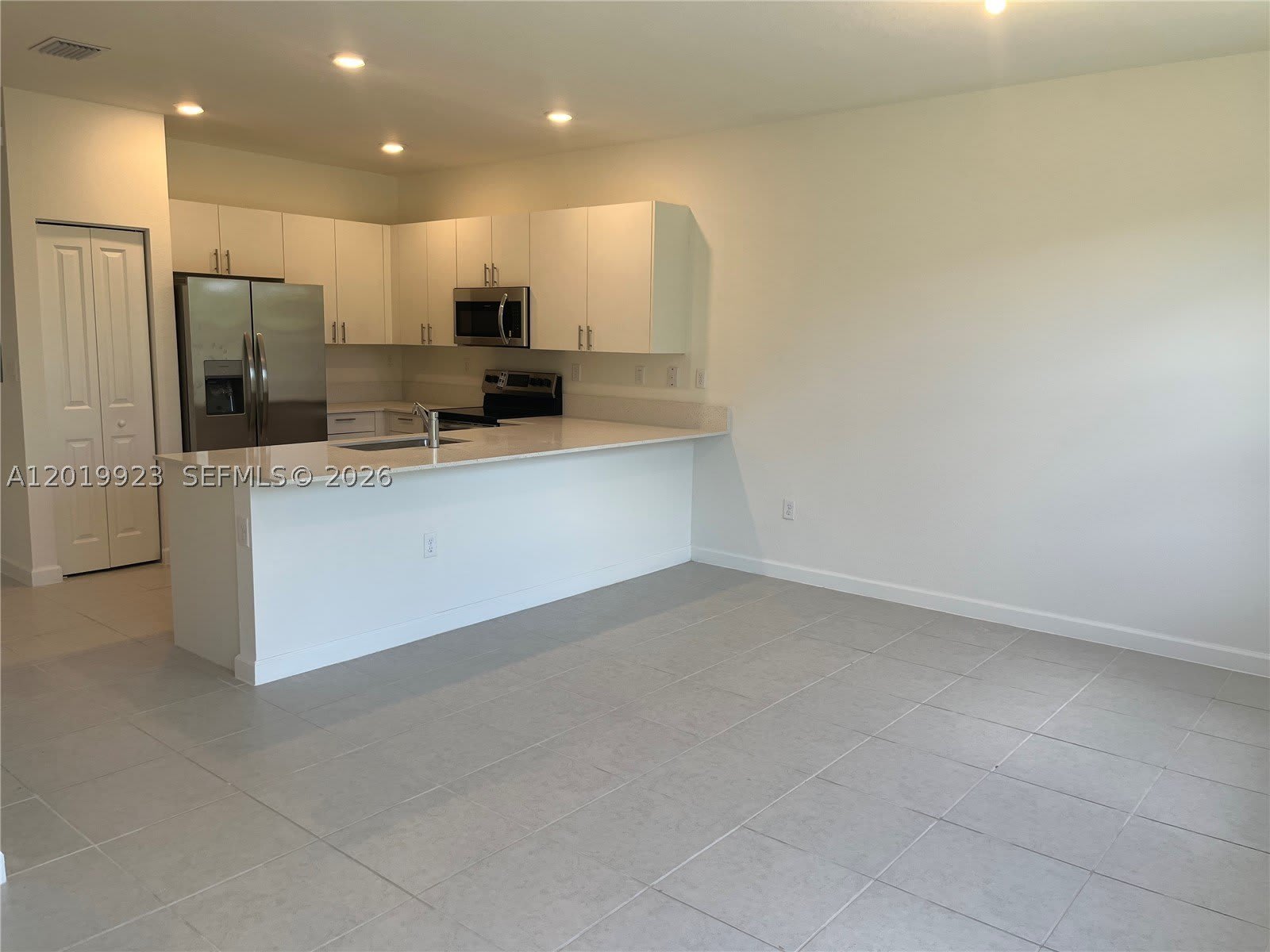 2628 SE 19th St – photo 3