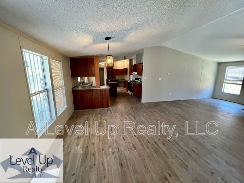 315 West Lee Street – photo 4