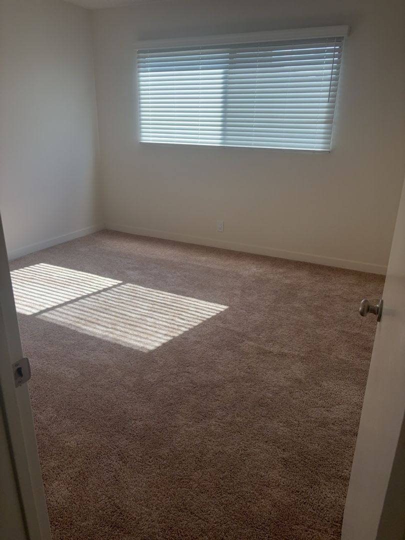 10300 National Boulevard – photo 3