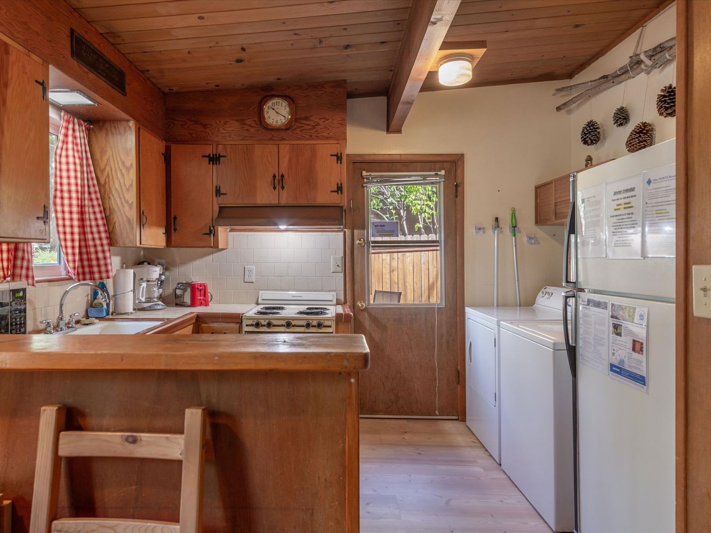 Ski Lease Economical Cabin Close To Bus Line Shops Beach – photo 3
