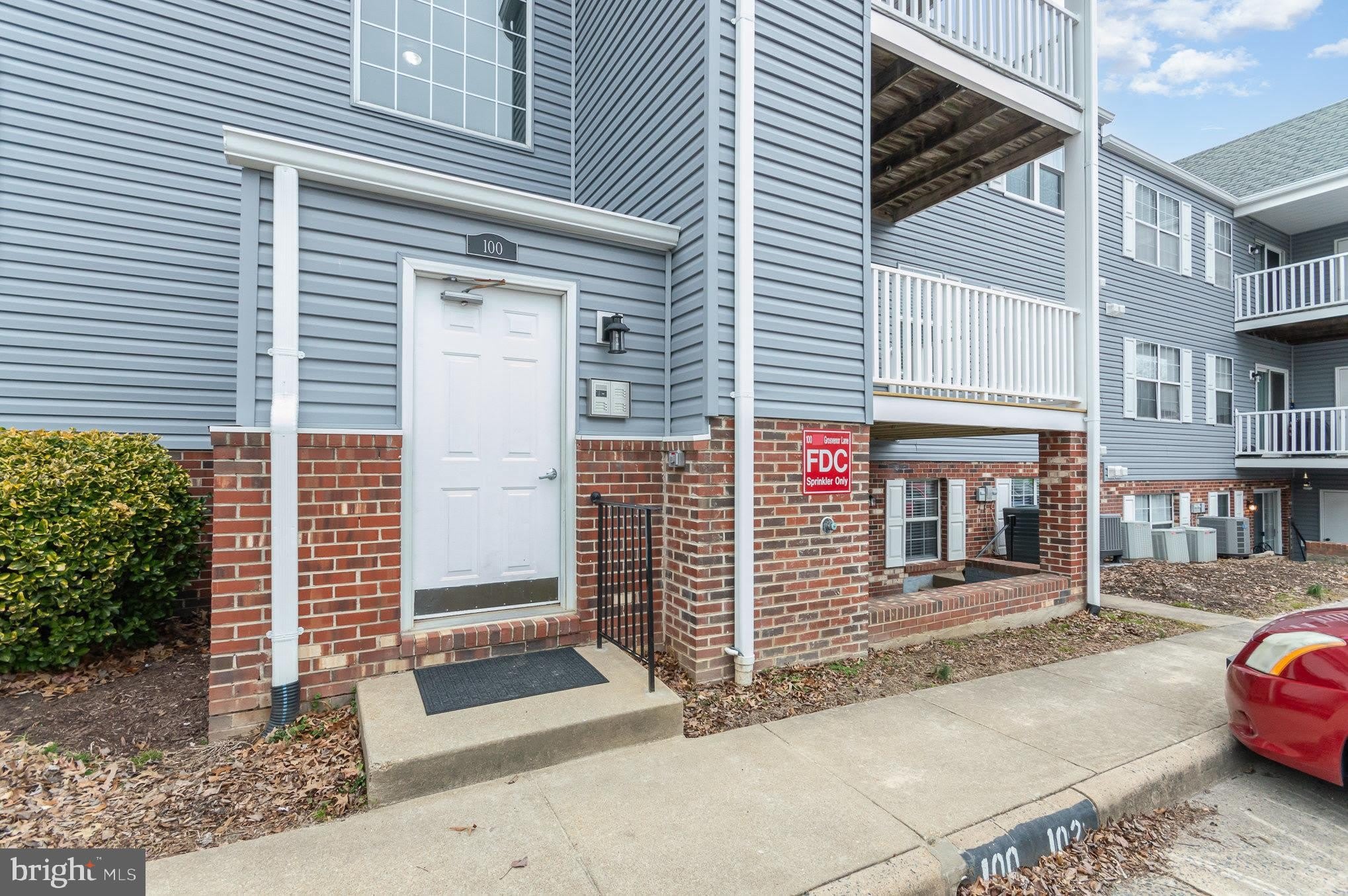 100 GROSVENOR Lane – photo 4