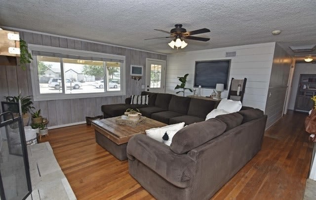 21825 Thunderbird Road – photo 5