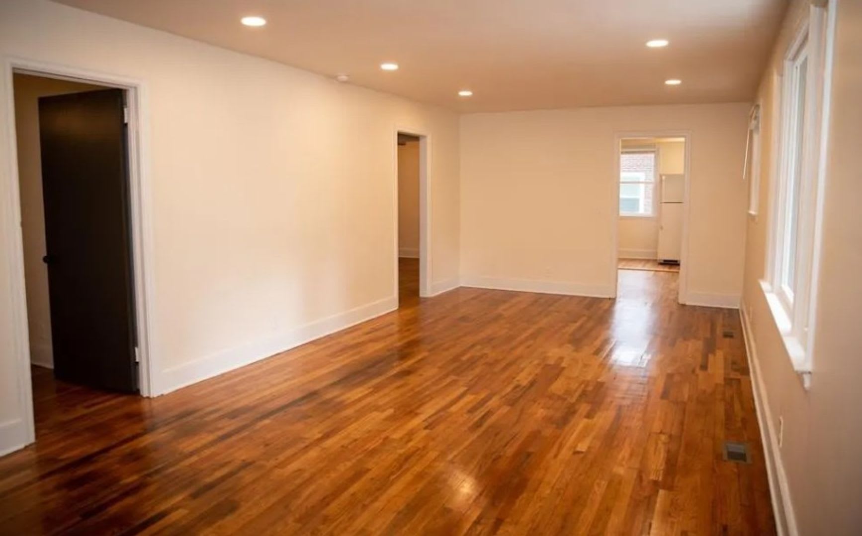 FOR RENT 1420 S Kilbourne Rd – photo 2