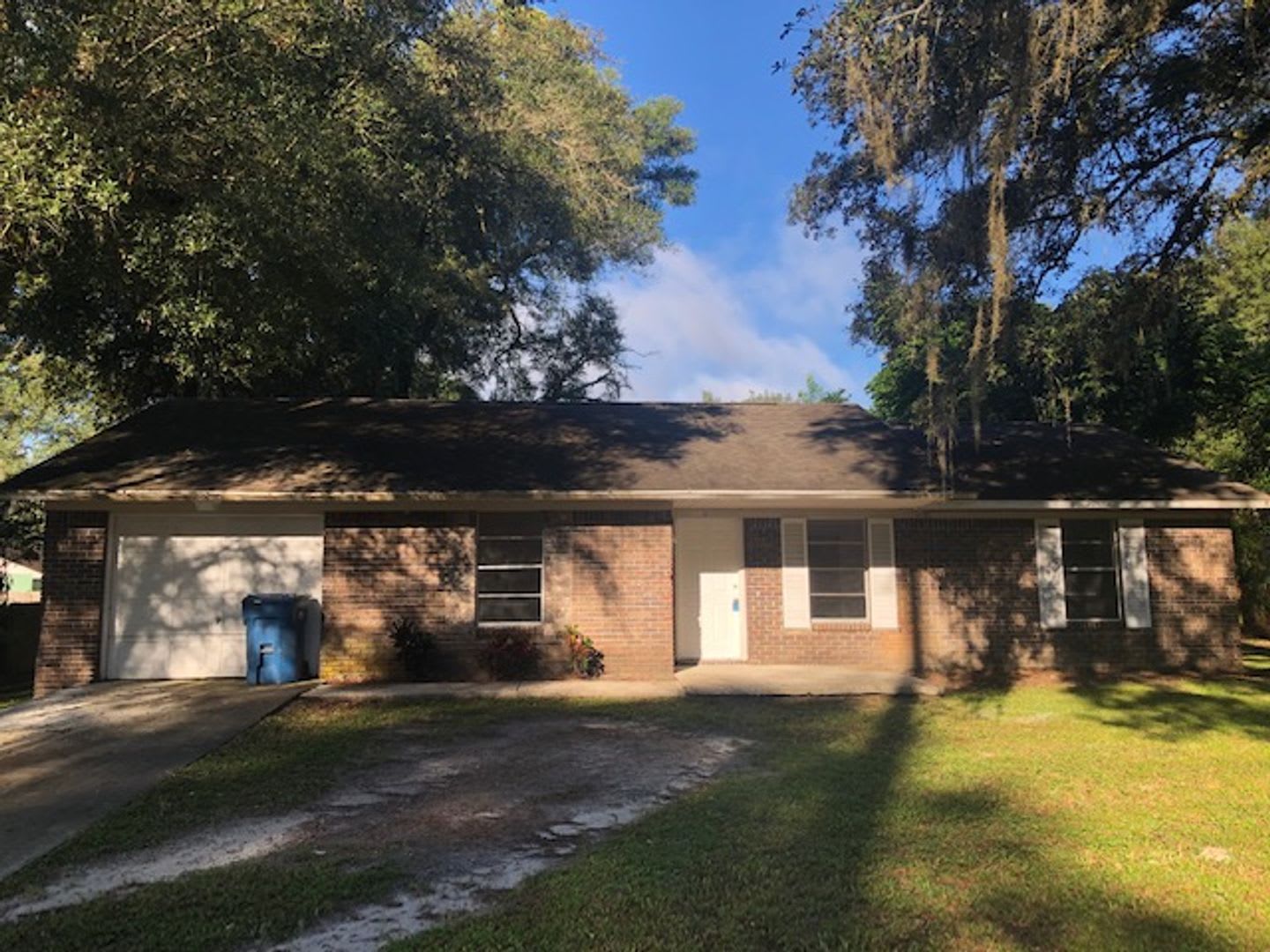1ST MONTH FREE RENT 3 Bed 2 Bath Home – photo 2