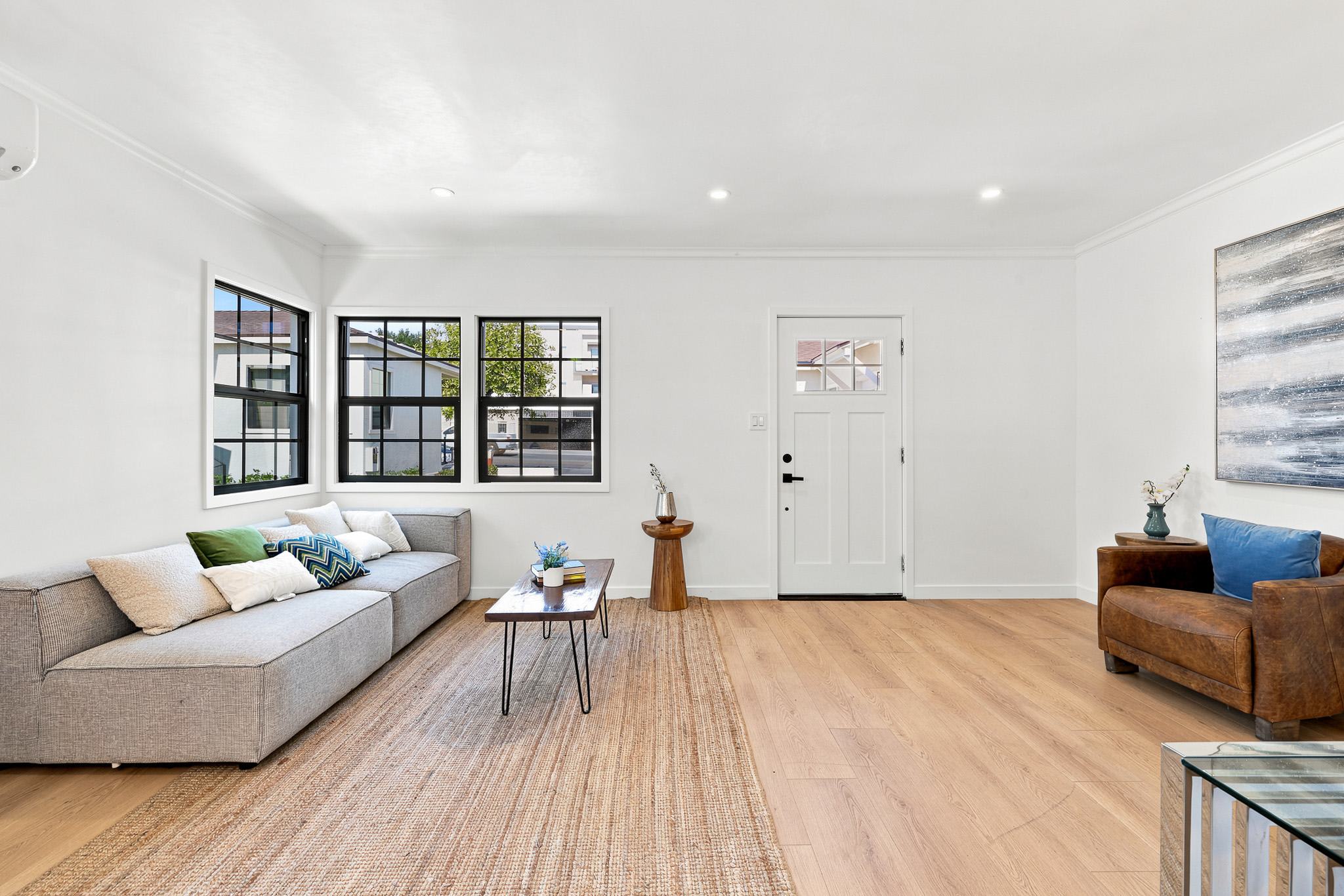 1983 N Lake Ave 1 – photo 3