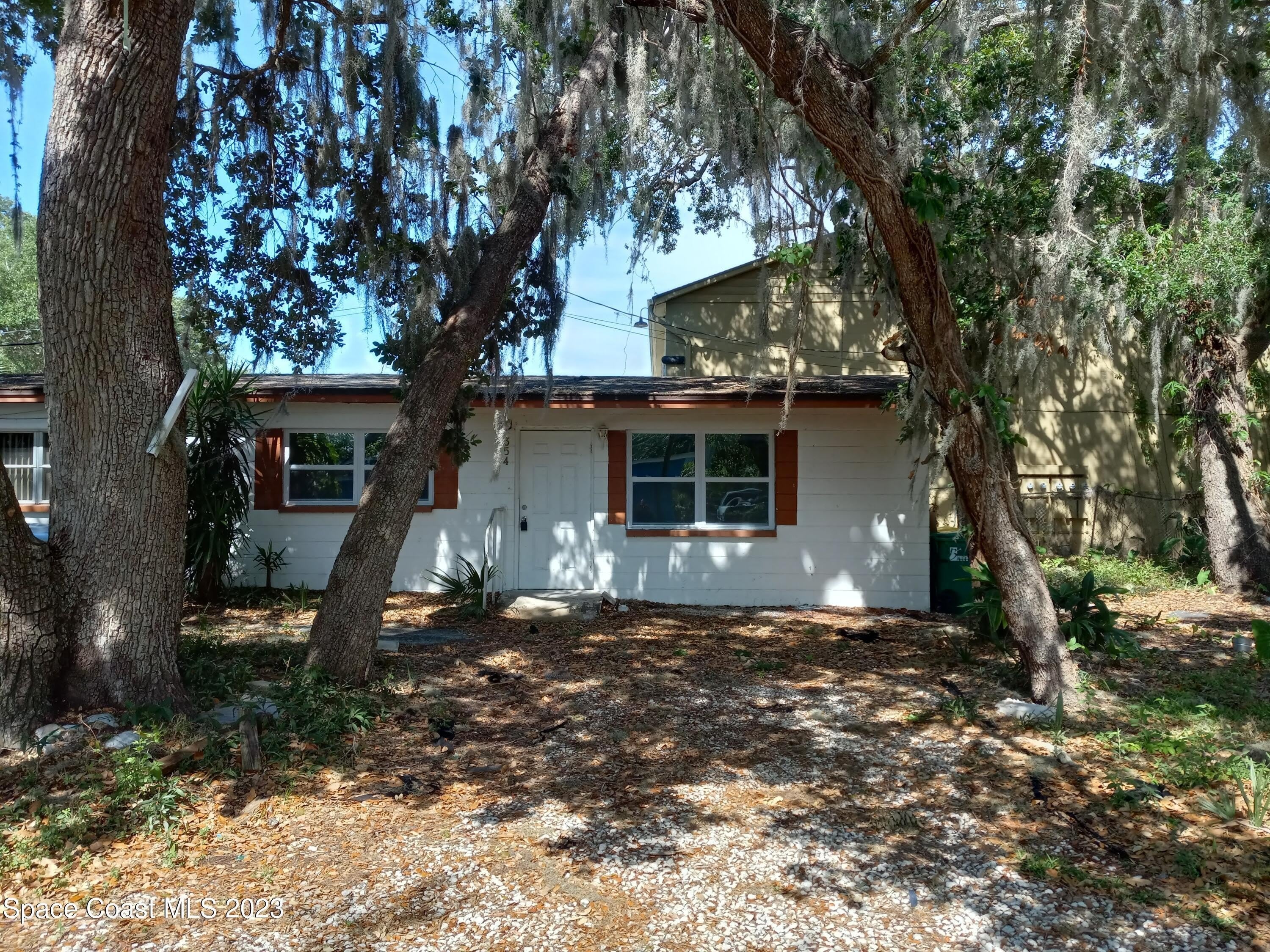 354 Hibiscus Avenue – photo 1