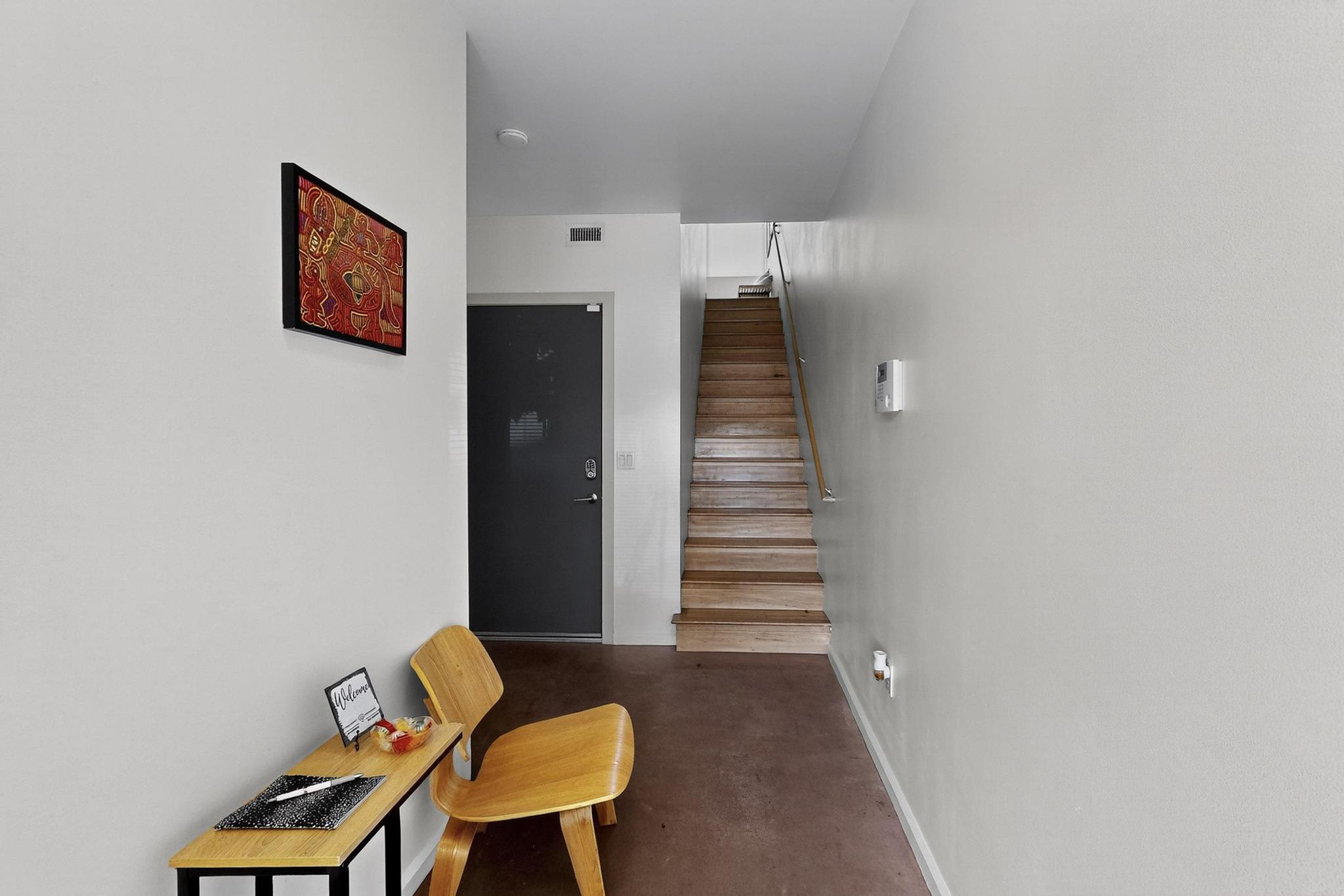 343 Platinum St SW – photo 2