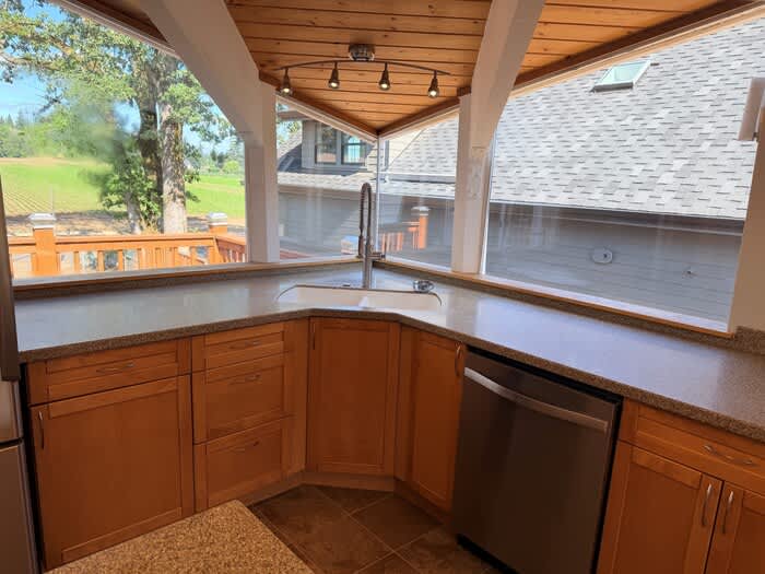 720 Northeast 34th Place – photo 2