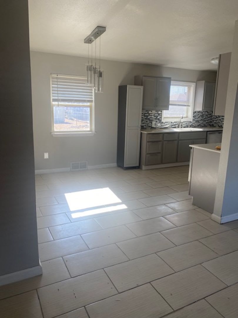 Beautiful Updated Home. – photo 3