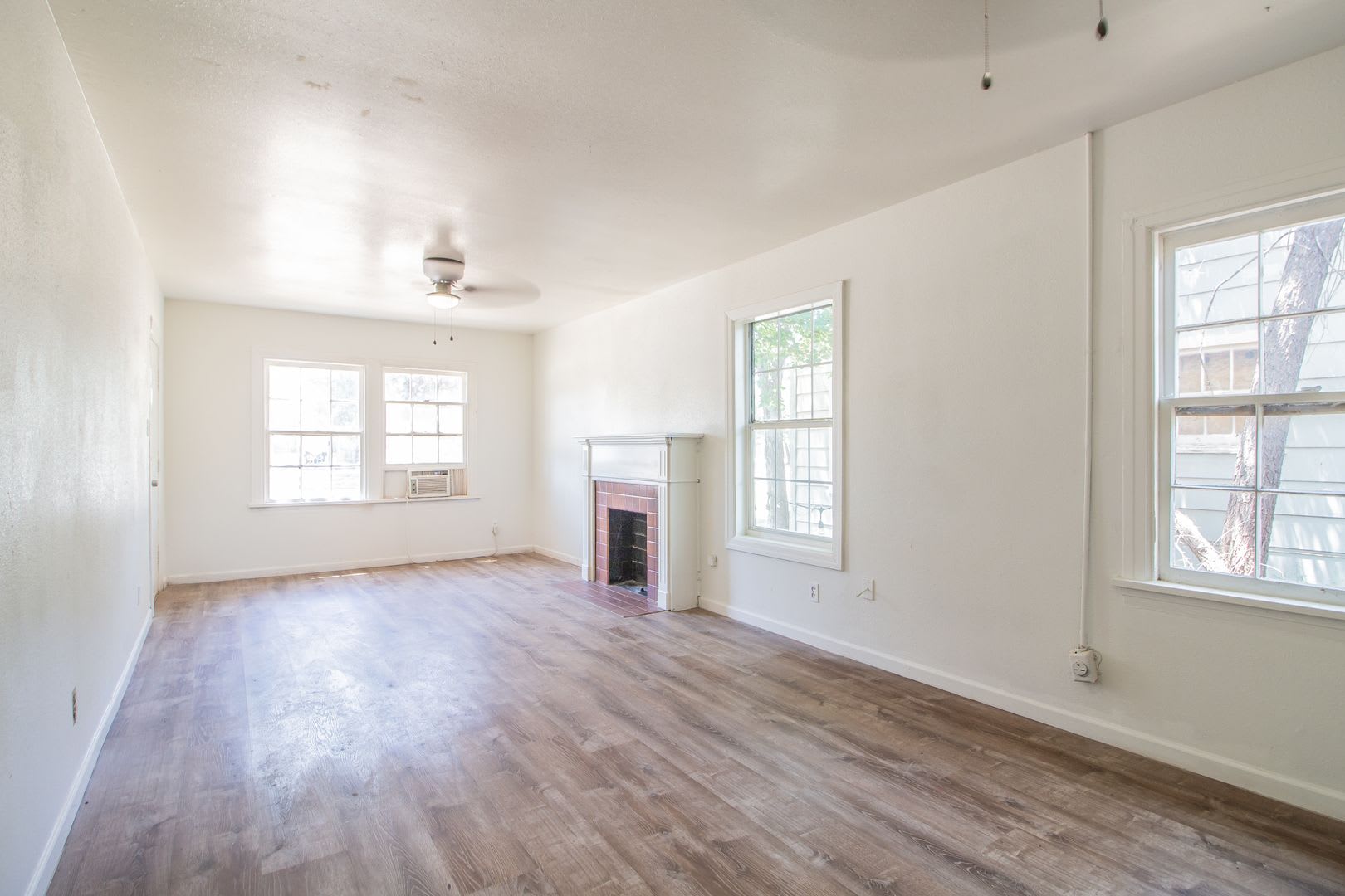 Updated 2 Bed 1 Bath House – photo 3