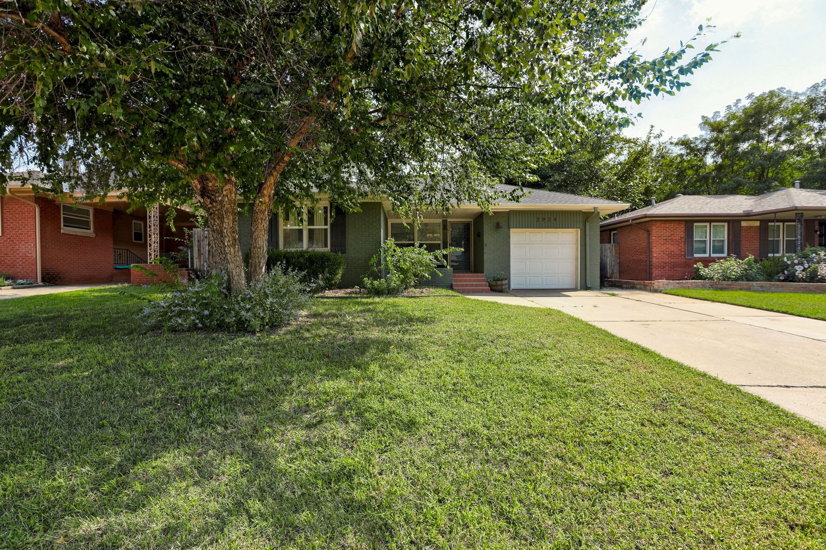 Charming 3-Bed, 2-Bath Home in NW OKC!!! – photo 2