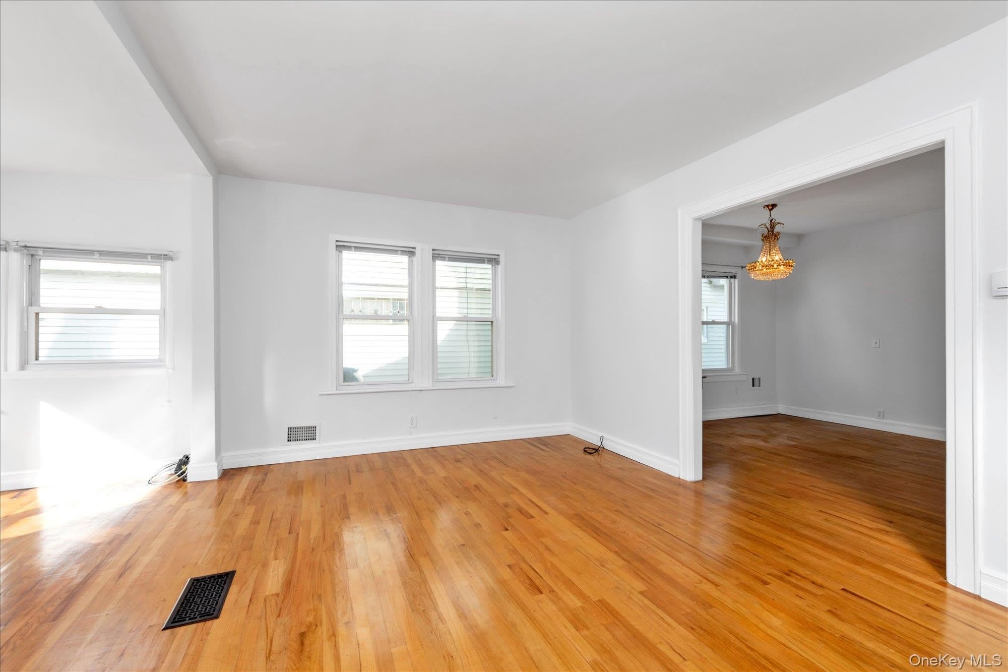 70-15 Manse Street – photo 3