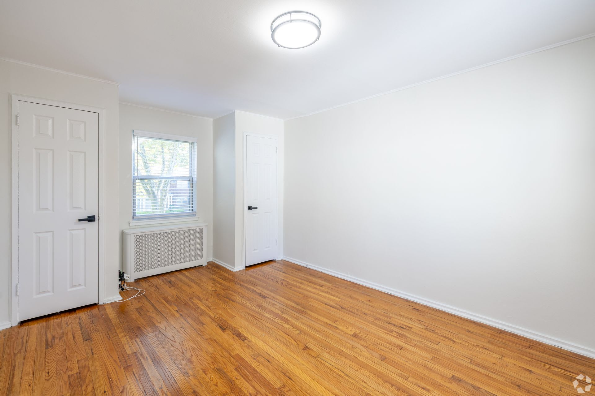 Lakeview Apartments – photo 1