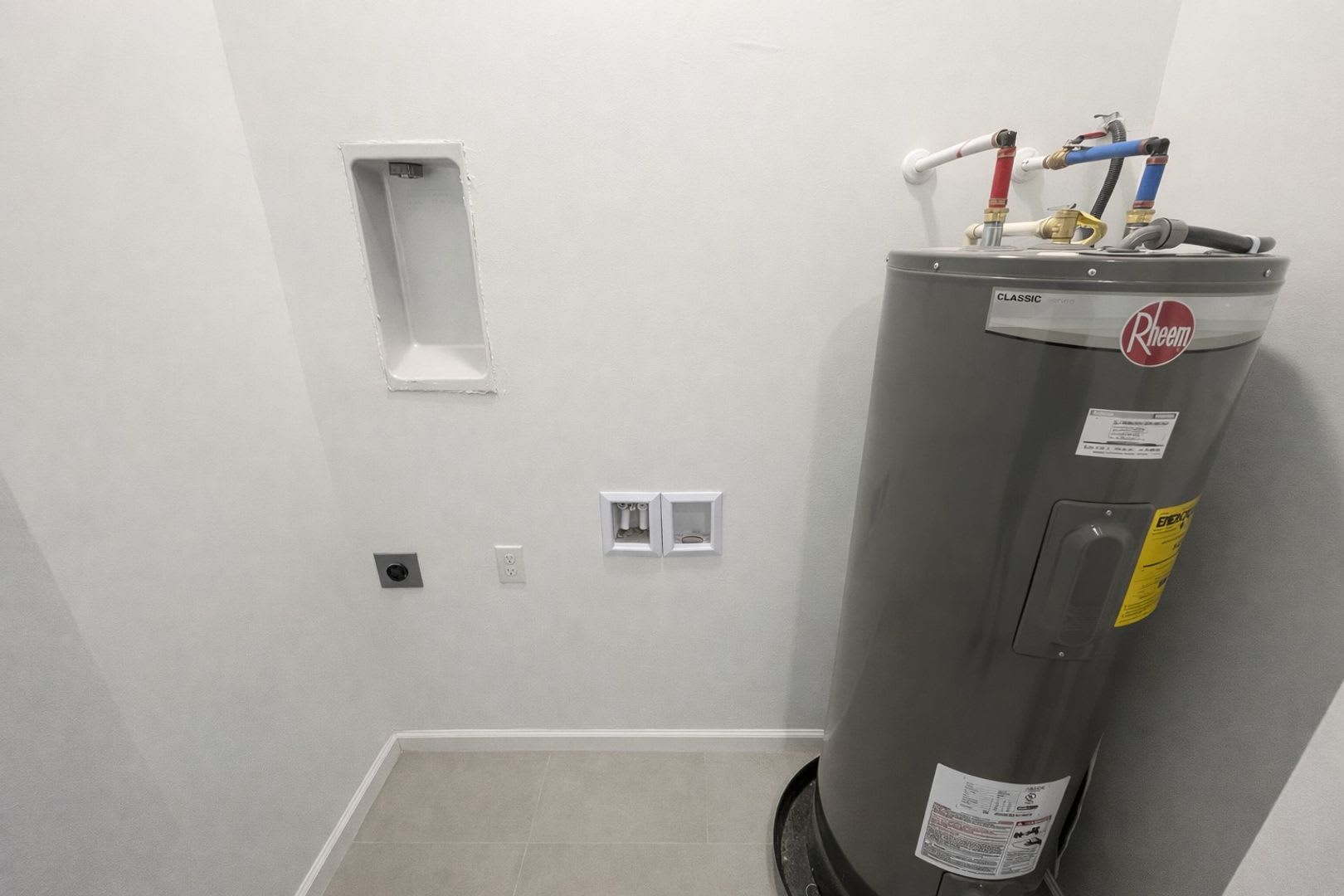 ONE OF A KIND! BRAND NEW 1 Bedroom-1 Bath – photo 5