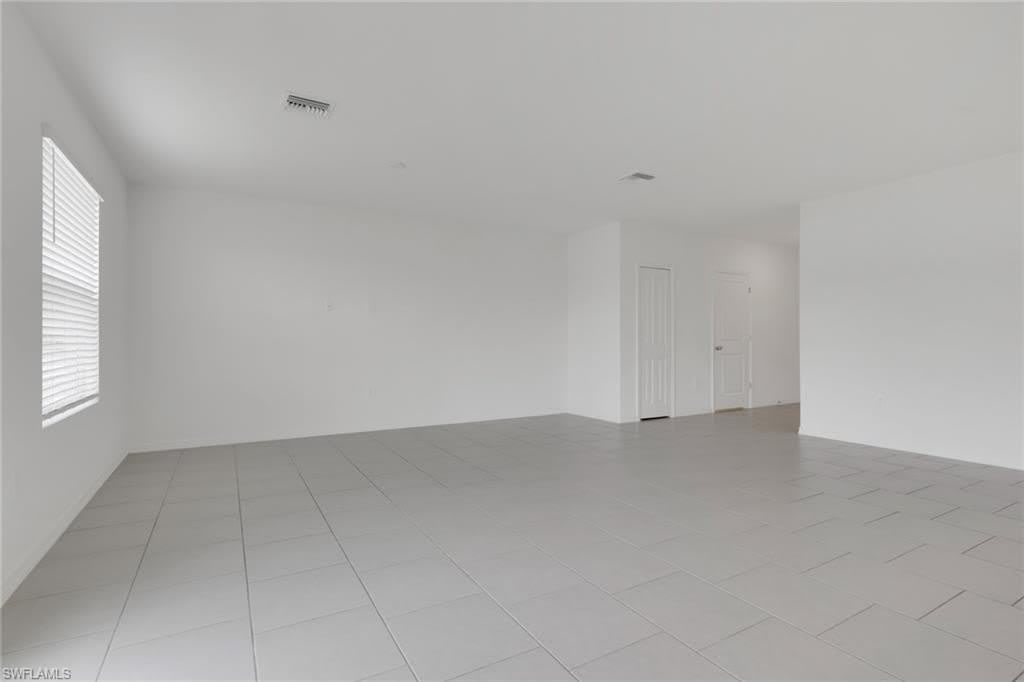 19550 Fairhill Ct – photo 4