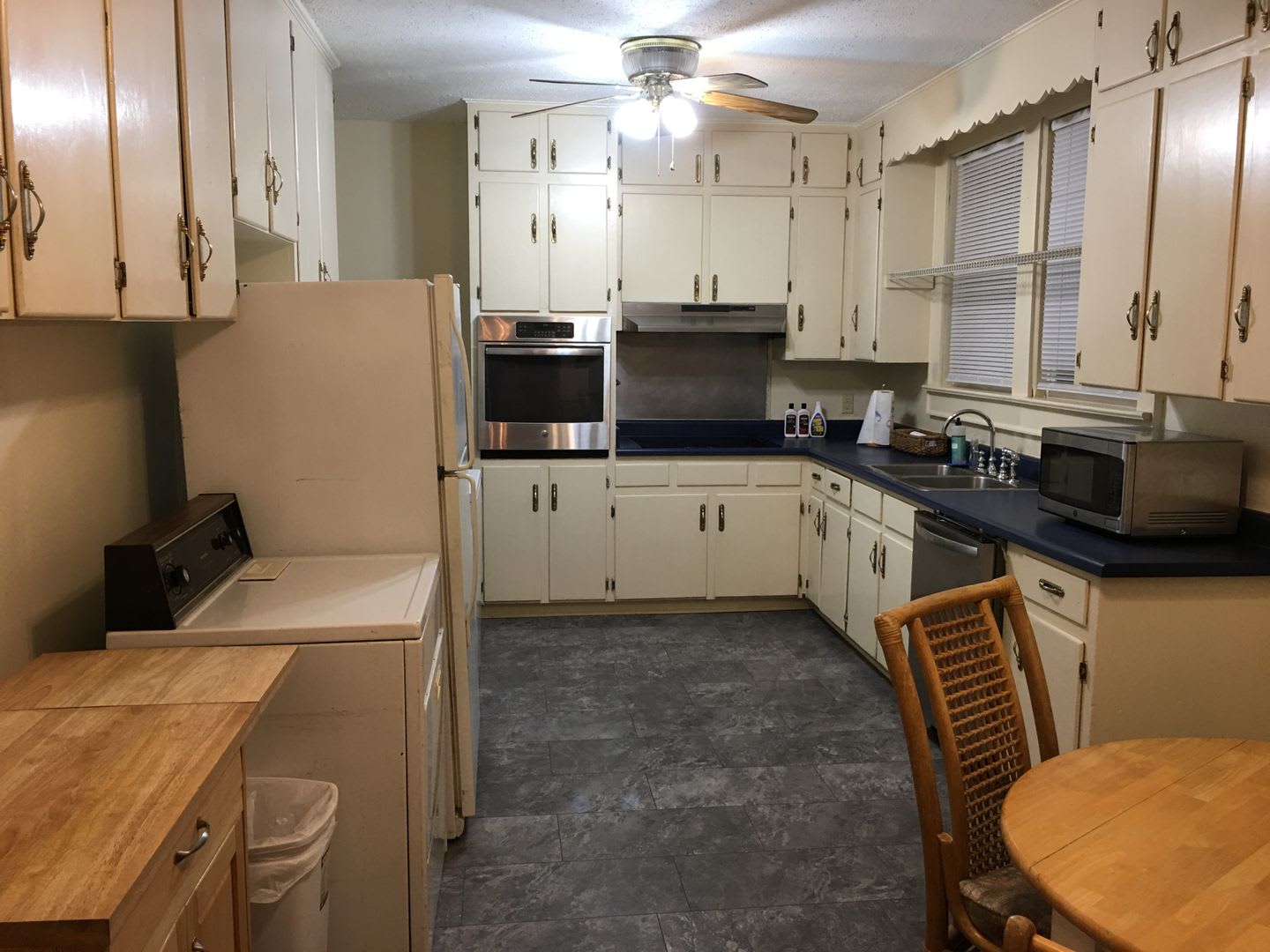4 Bedrooms and 3 Full Baths House plus garage apartment – photo 3