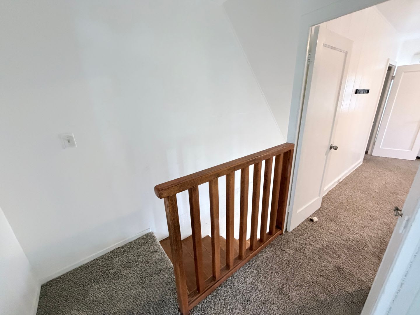Spacious Two-Level 2BR/1BA Near Ritz-Carlton & Waikiki Beach – photo 4