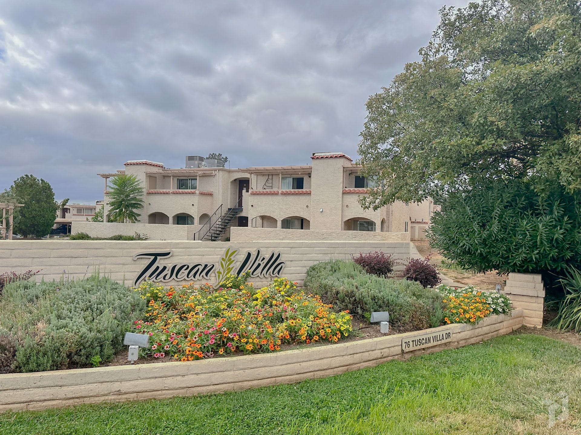 Tuscan Villa Apartments – photo 1