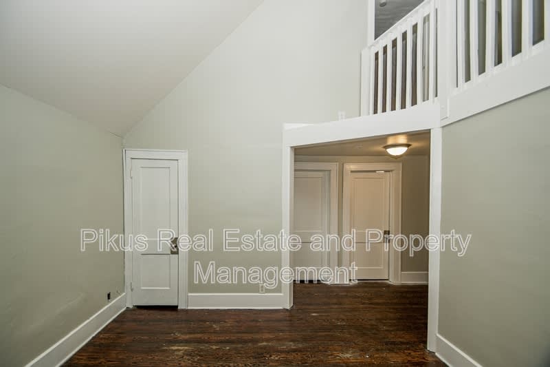 487 Crouse Street – photo 3