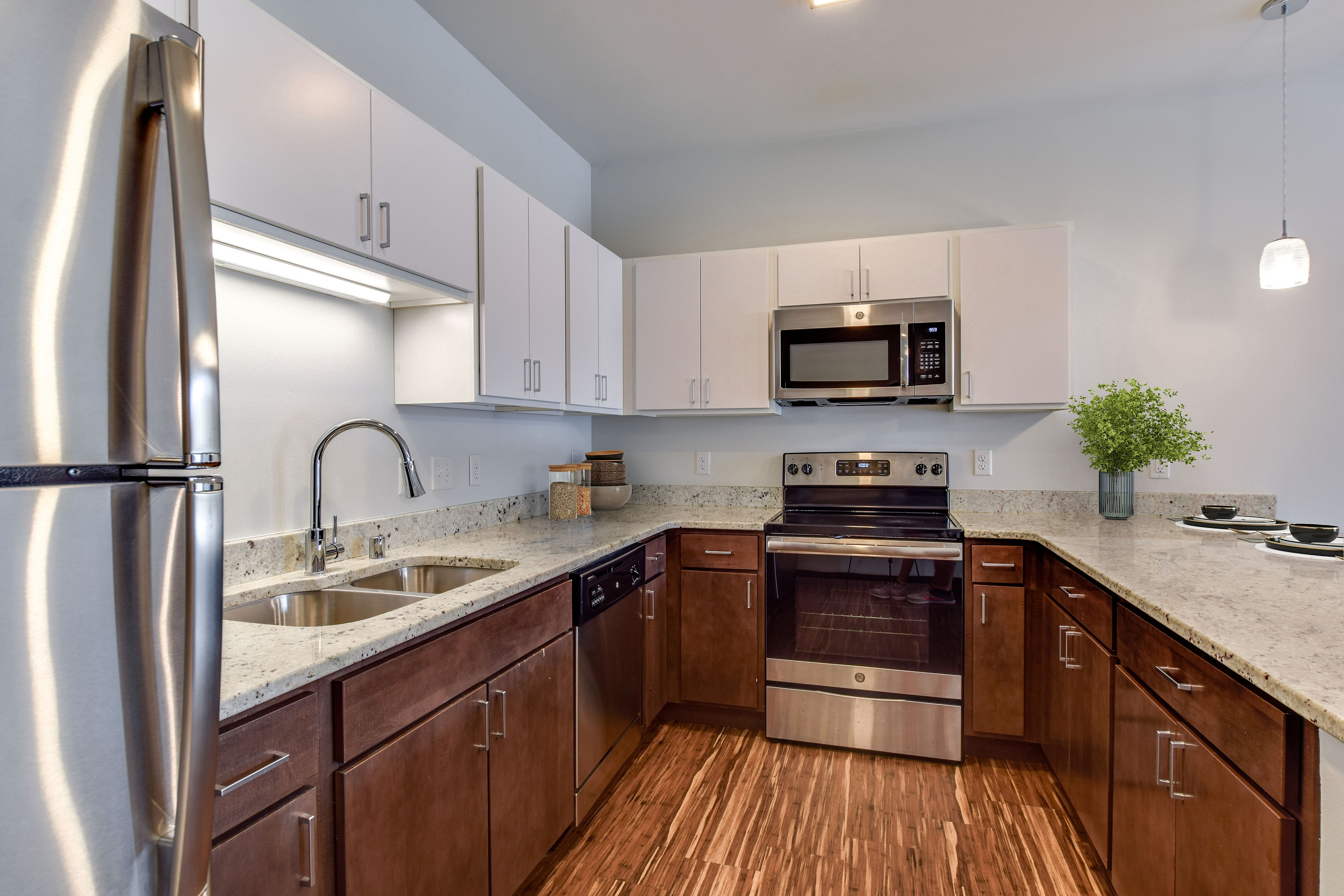 700 East – photo 3