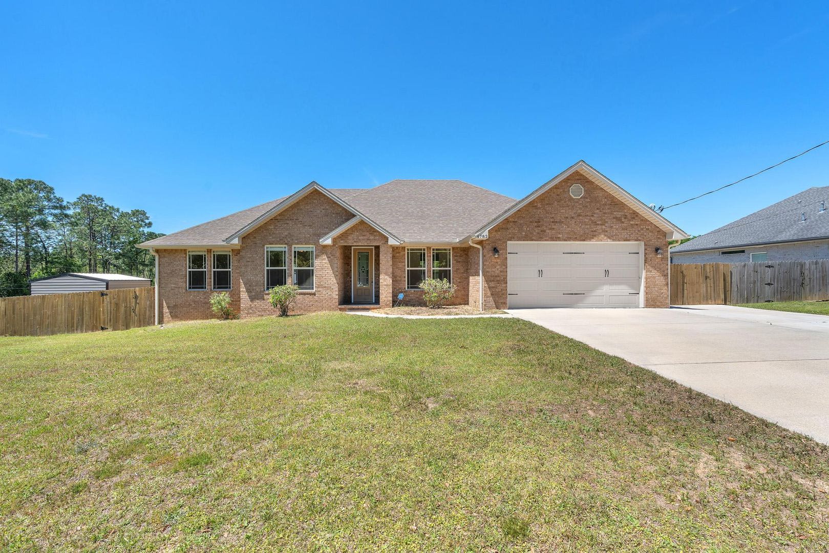 Stunning 4 Bedroom in PRIME Location!! South of I-10!! – photo 1