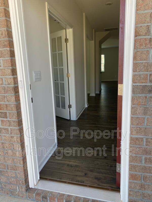 4310 Remington Avenue – photo 2
