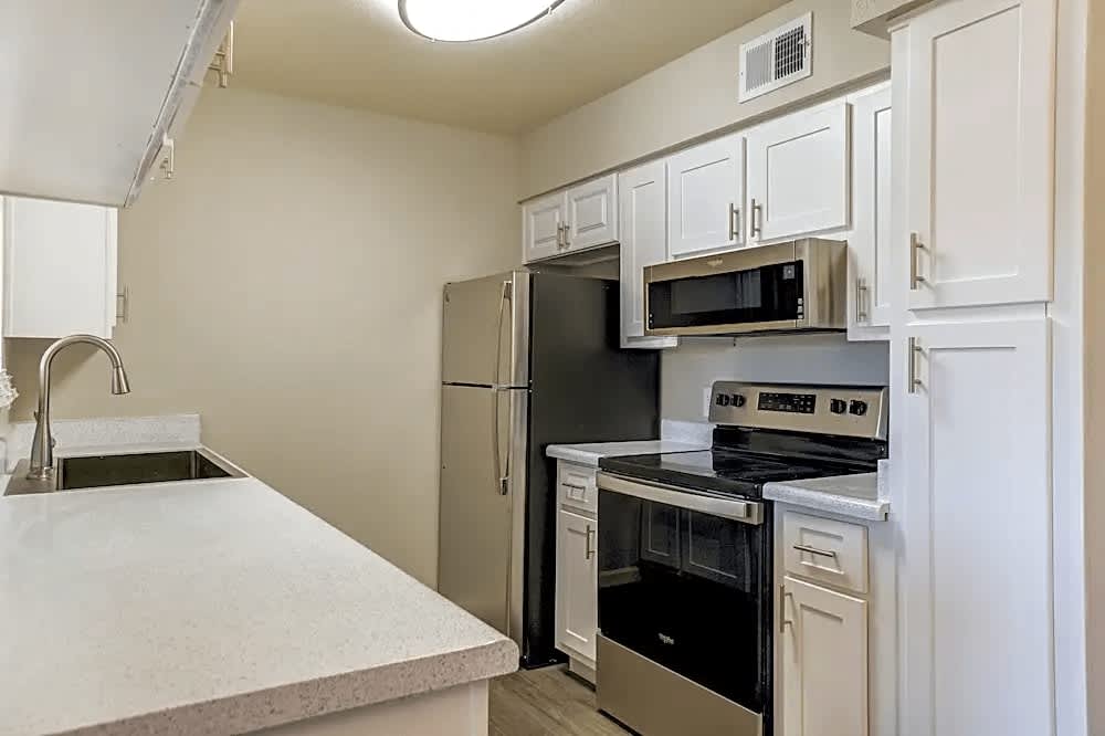 Boulder Creek Apartments – photo 1