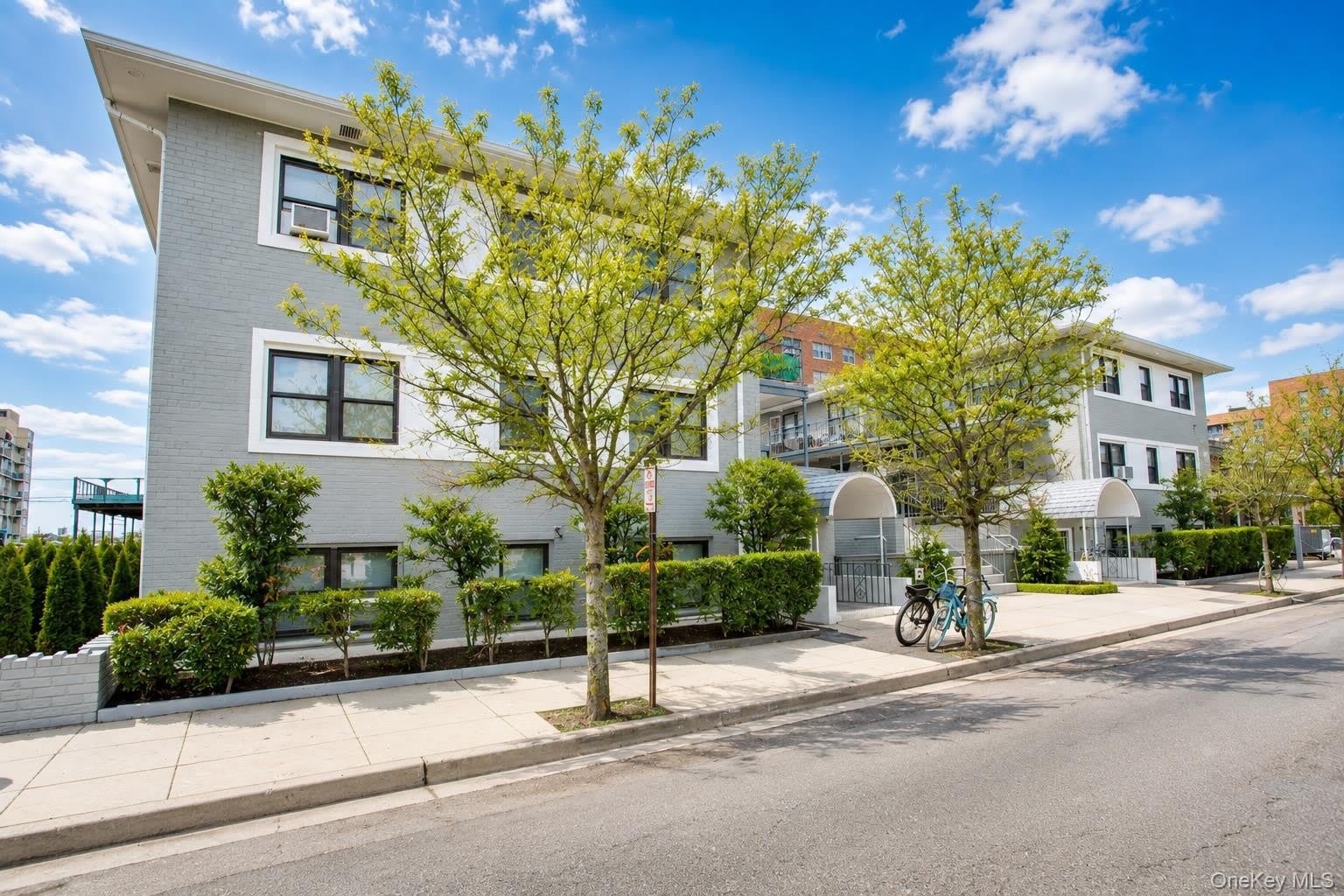 470 E Broadway – photo 1