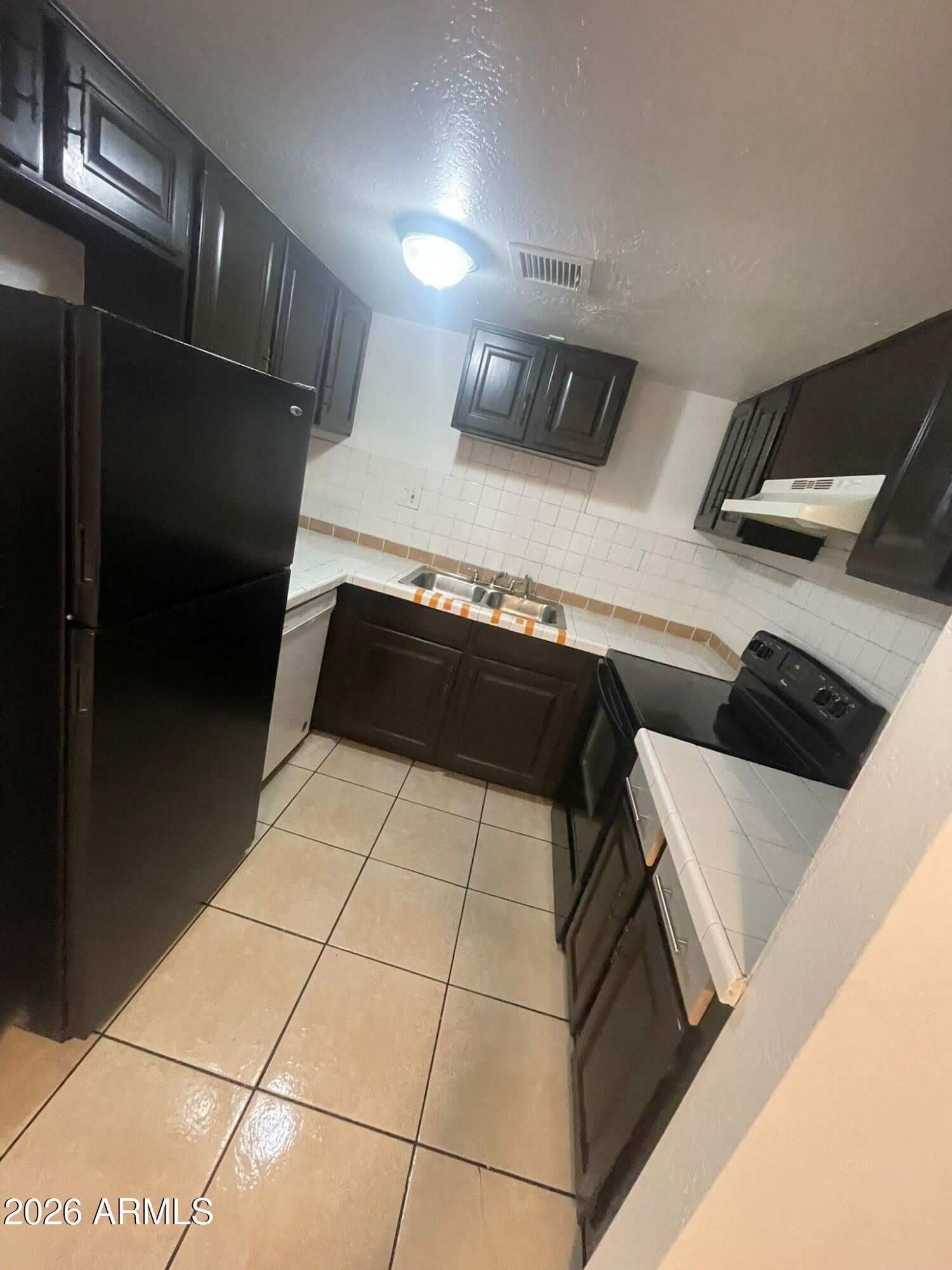 2666 N 43RD Avenue – photo 1