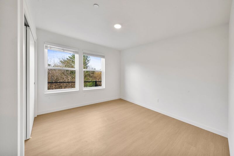 916 S. Holladay Drive – photo 2