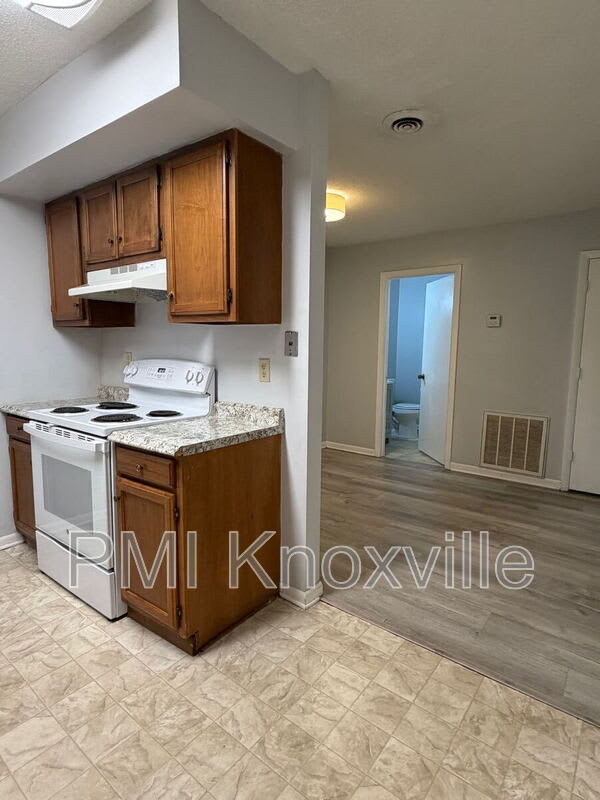 9120 Woodpark Ln – photo 5