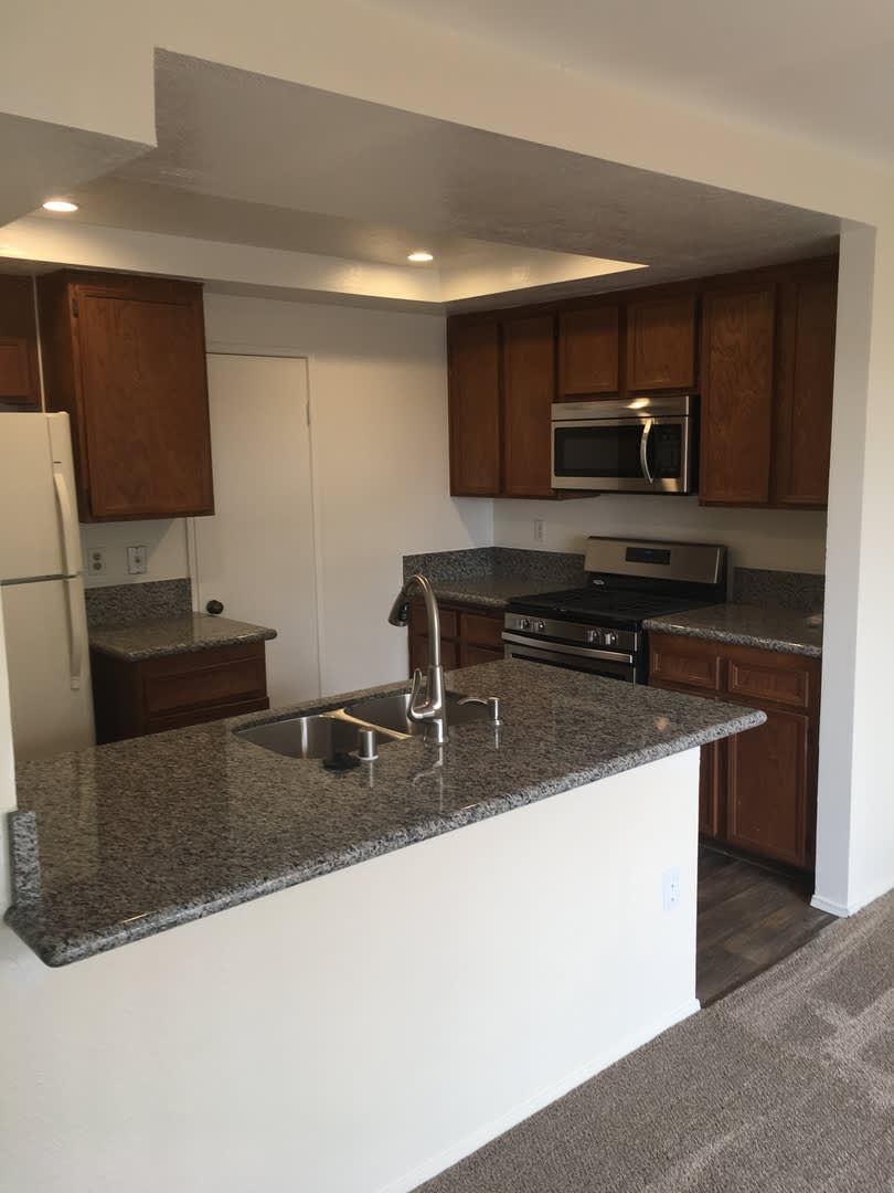3BD 3BA Split Level Condo located in Mission Valley – photo 2