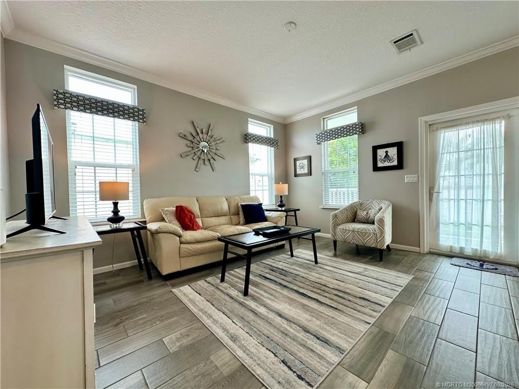 173 NE Portside Drive – photo 5