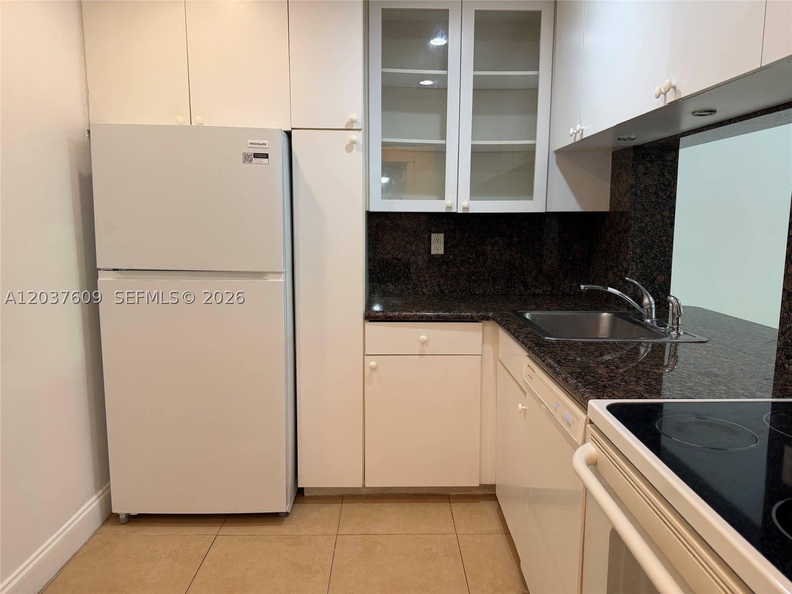 9621 SW 77th Ave – photo 5