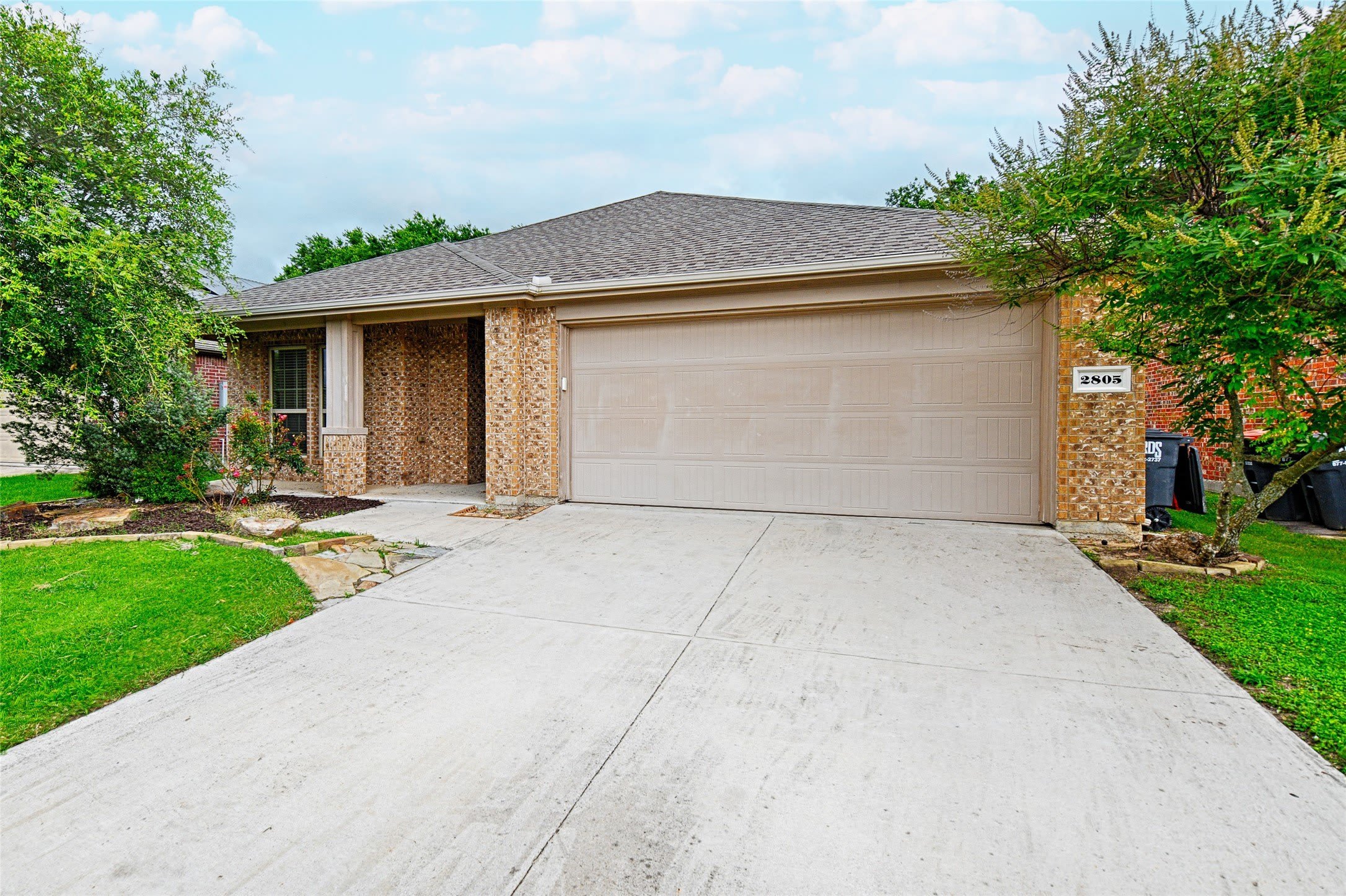 2805 Leslie Lane – photo 2