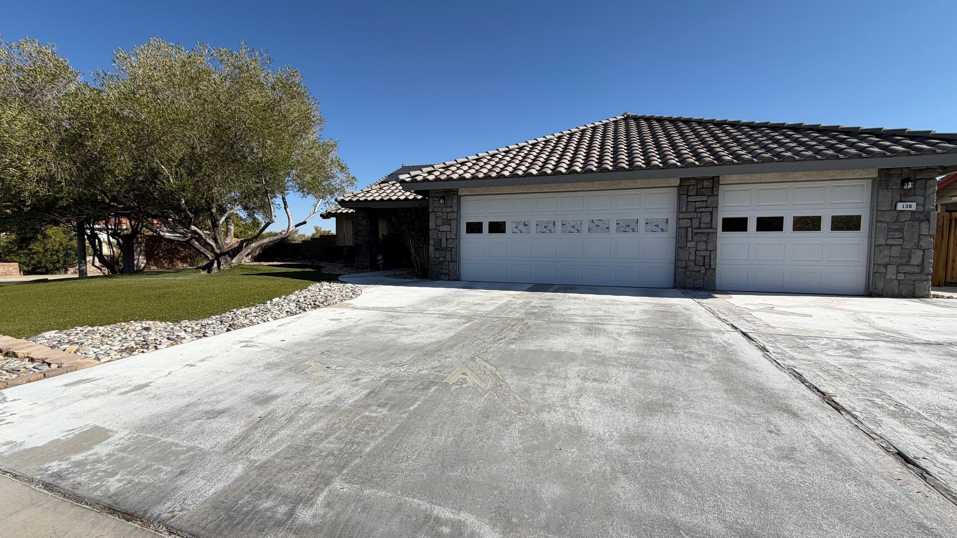 136 W Cielo Ave – photo 2