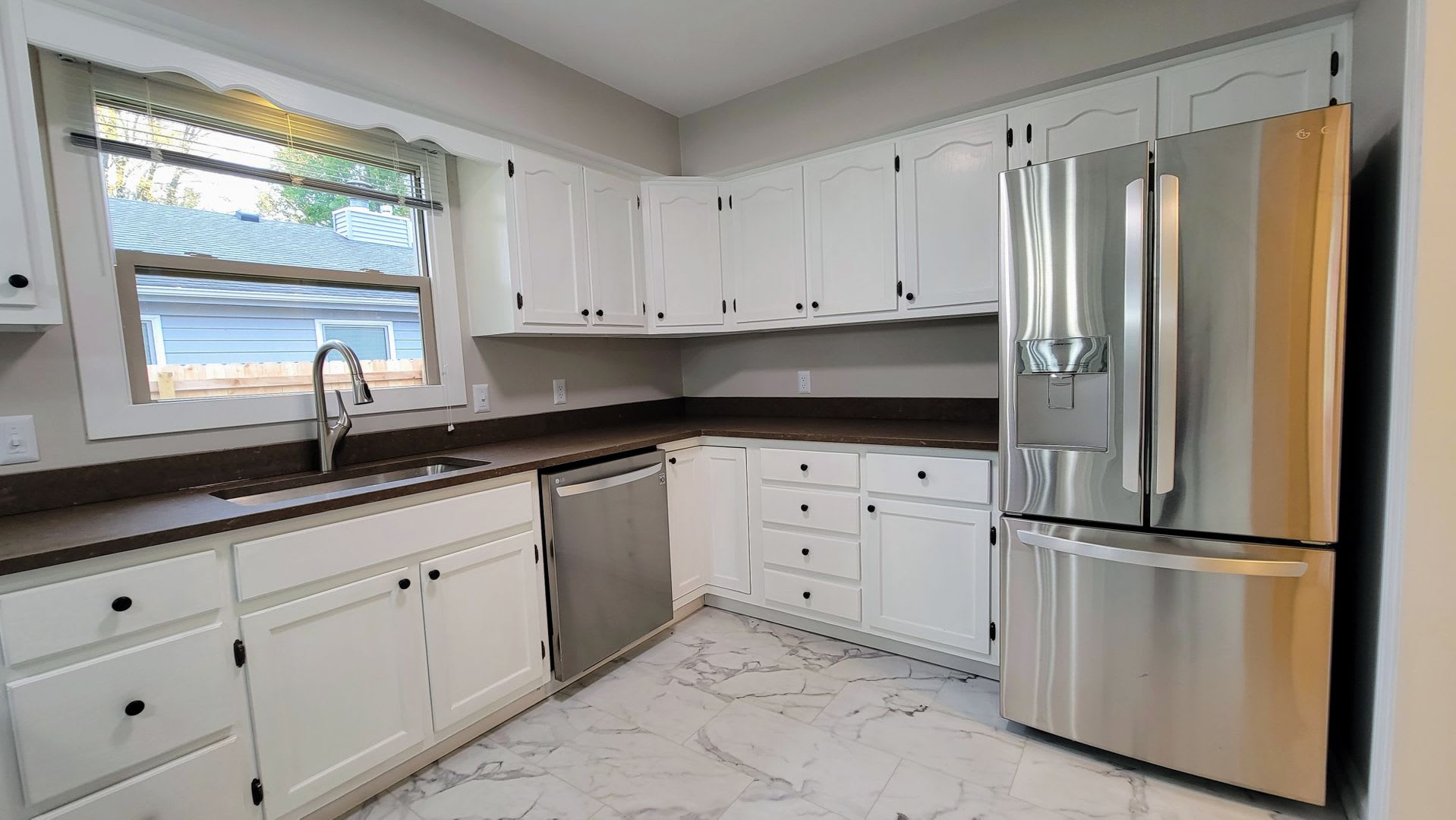 Beautifully Remodeled Condo in Southwest Champaign – photo 4