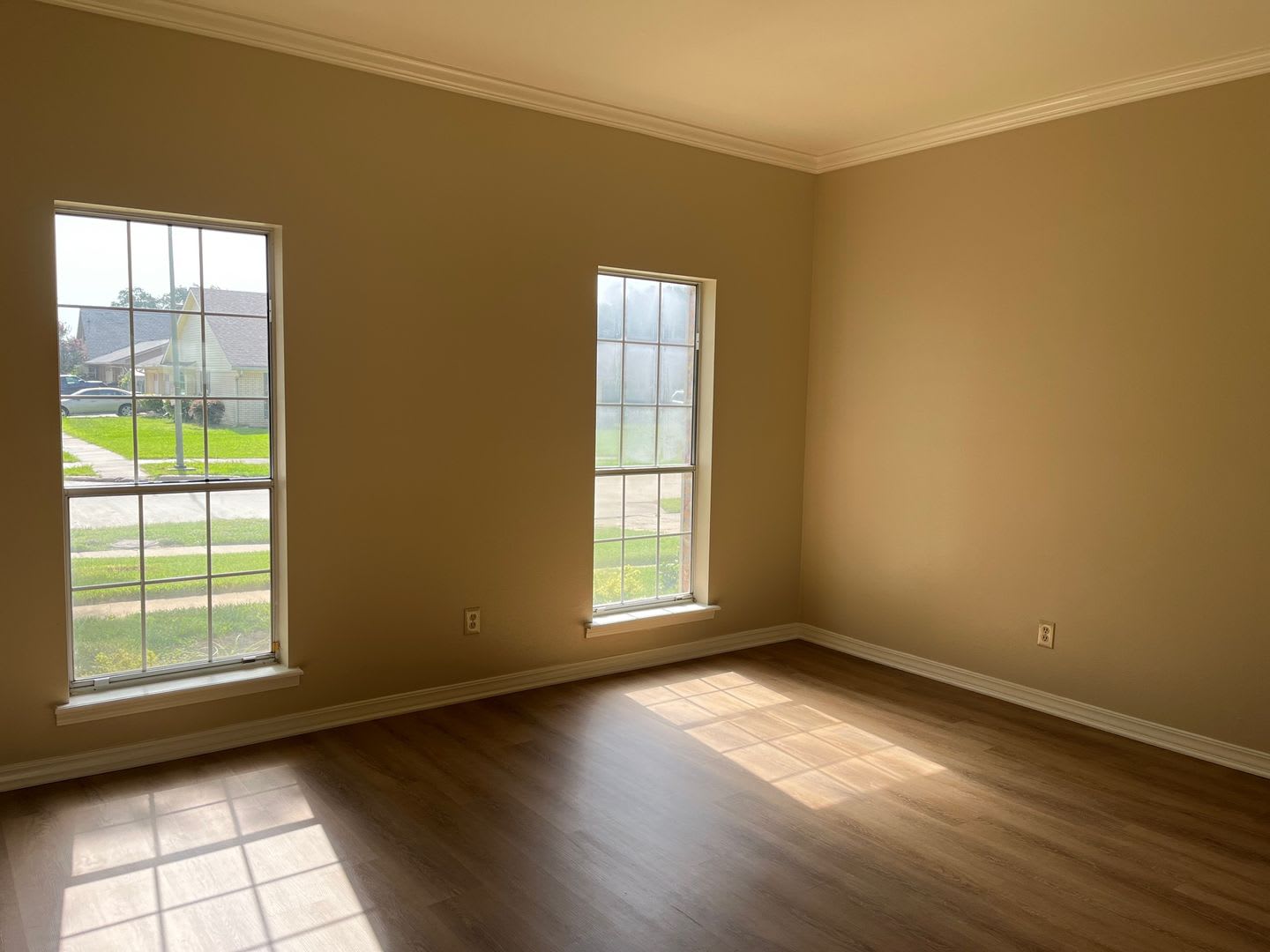 Beautiful Town South 4Br 4Ba – photo 3