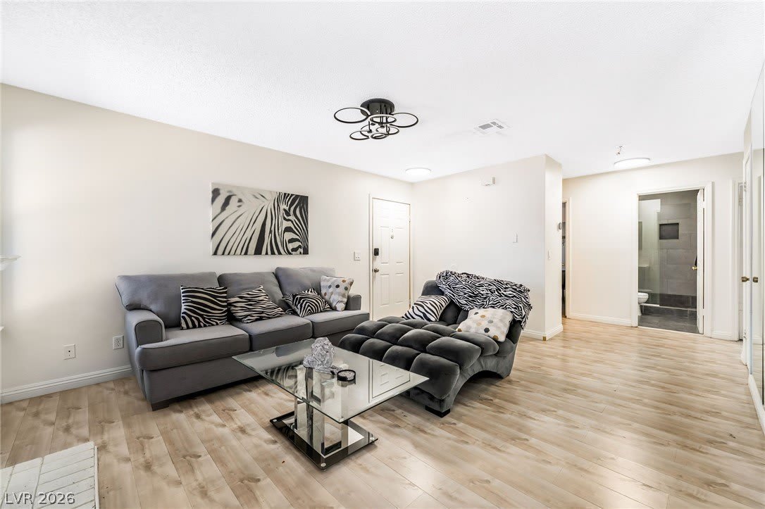 5576 W Rochelle Avenue – photo 4